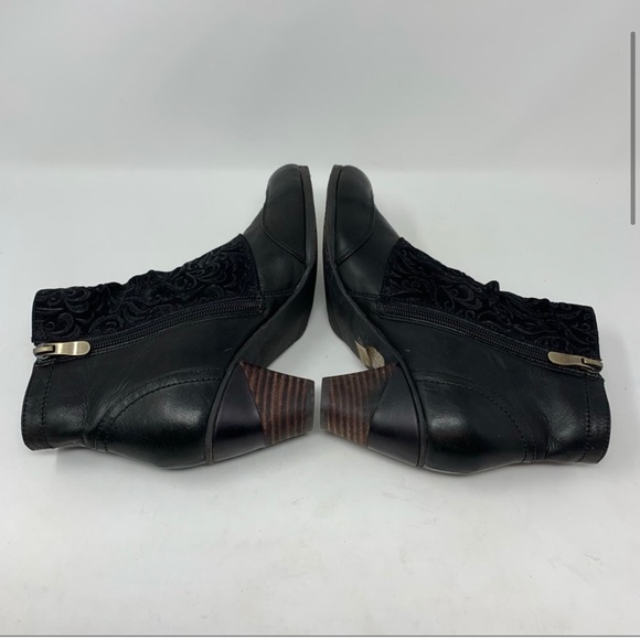 L'Artiste by Spring Step Belgard Black Ankle Boot - Picture 4 of 7